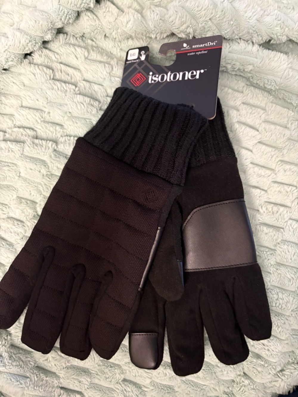 NWT- Large isotoner  Black SmartDri Insulated Touchscreen Gloves